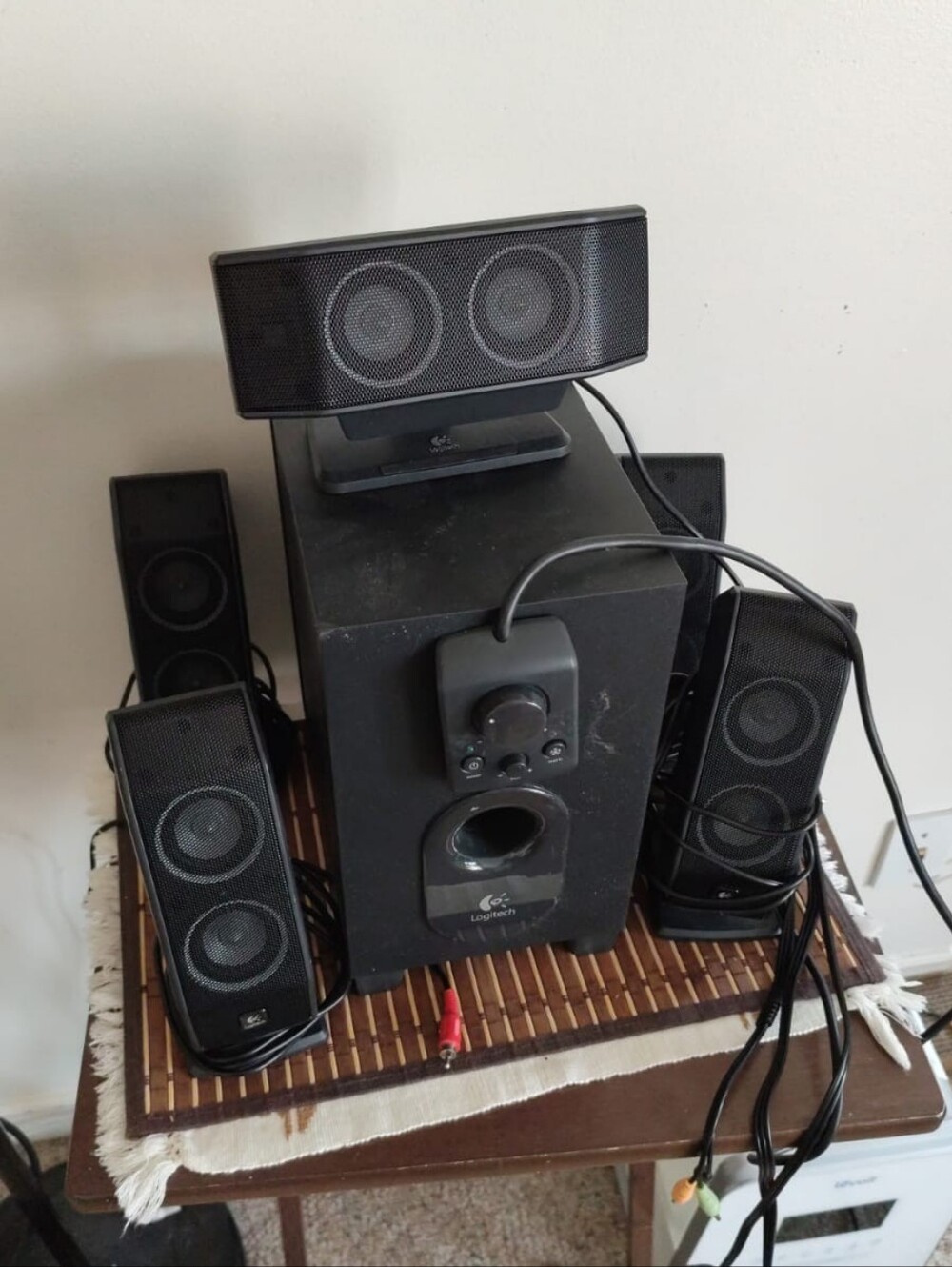 Logitech 5.1 Speaker System in Black